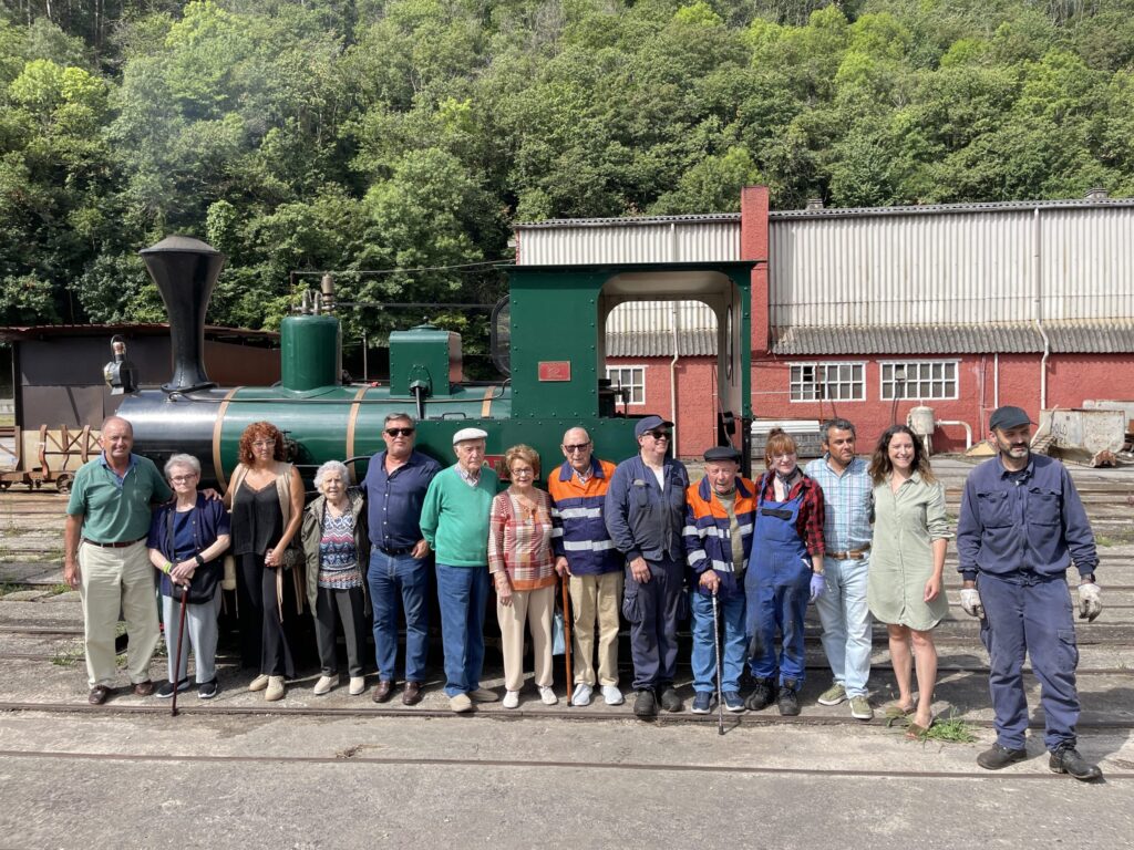 Residentes de Felechosa en el Pozu Sotón